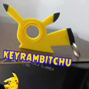 Llavero tipo keyrambit amarillo con forma de Pikachu impreso en 3D, con orejas y cola características.