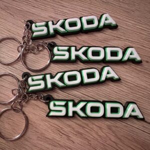 Accesorio personalizado con logo Skoda en colores a elección