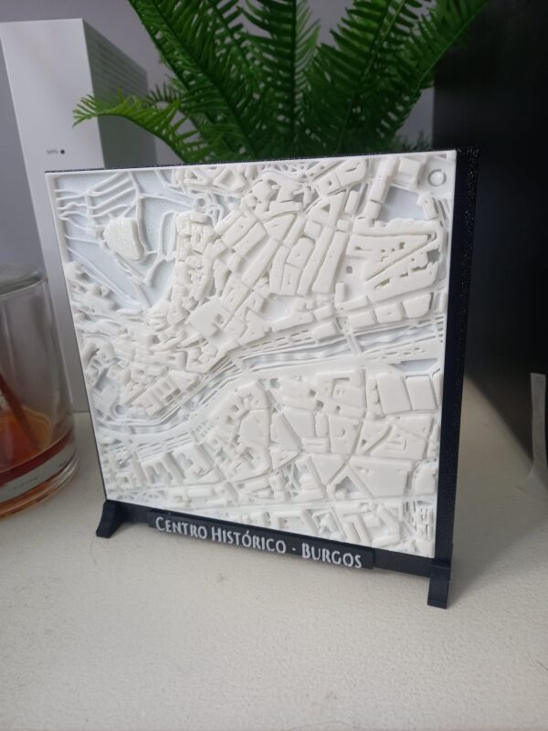 Cuadro topográfico en 3D del centro histórico de Burgos con la Catedral en relieve