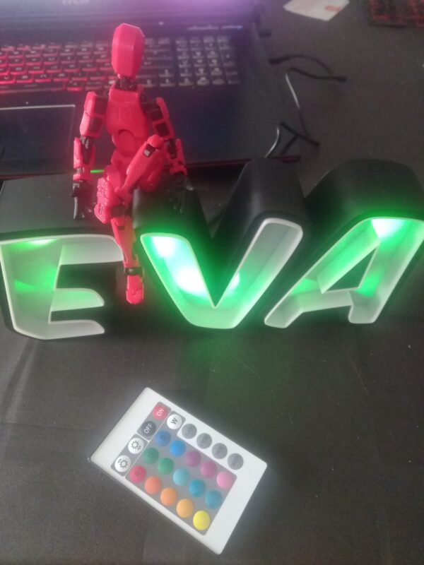 Letras iluminadas con LED RGB y mando a distancia, impresión 3D personalizada, diseño moderno para negocios.