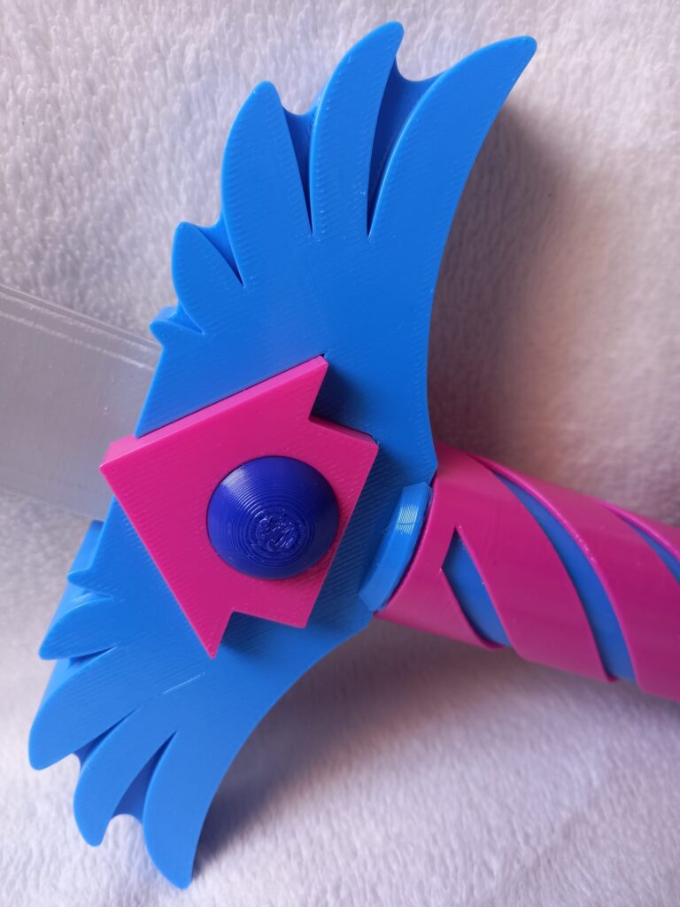 Detalle de la daga del Juego del Calamar hecha en PLA