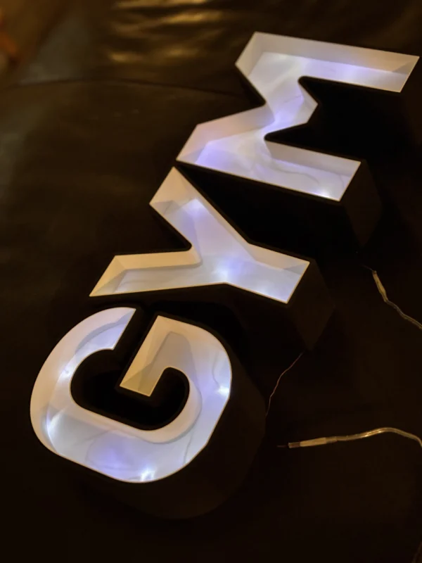 Ejemplo de letras 3D para comercio o escaparate.