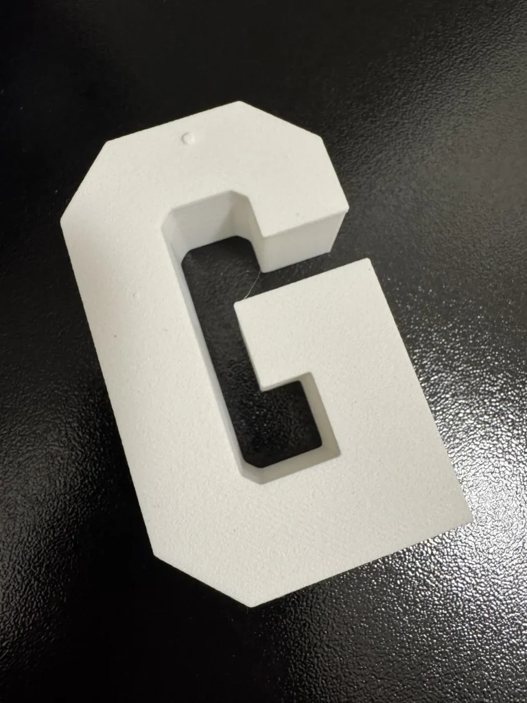 Letras decorativas impresas en 3D con iluminación LED para interiores