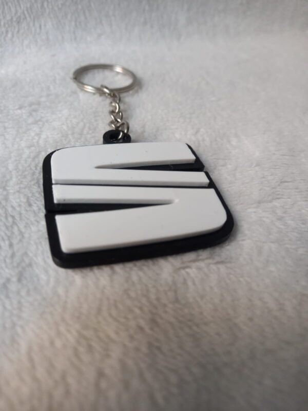 Llavero logo Seat Blanco y Negro